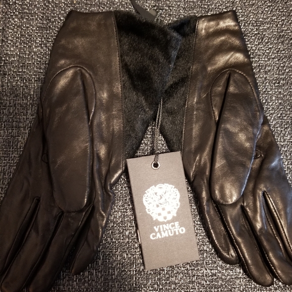 NWT Vince Camuto leather gloves with faux fur trim - Picture 2 of 4